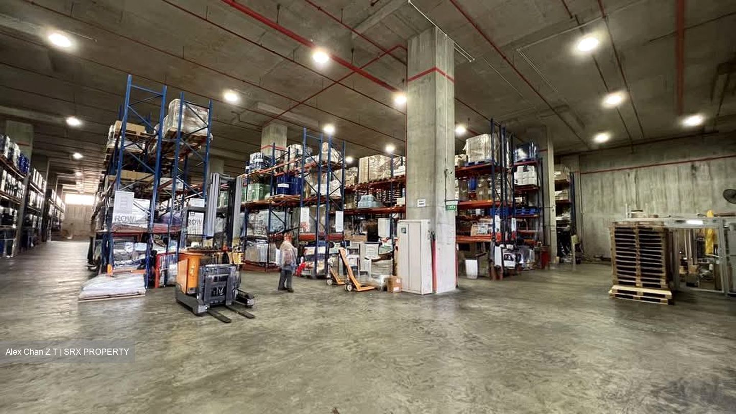 Gul Way (D22), Warehouse #588091961